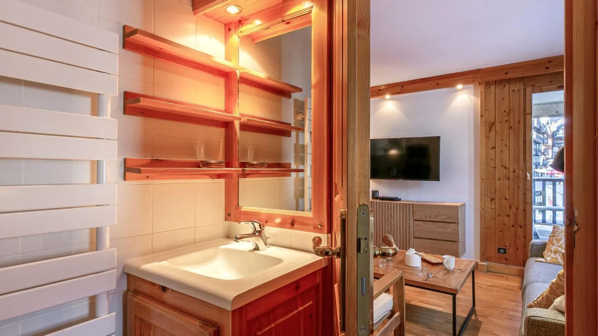 Appartement Elegant Avec Wifi, Au Centre, Pied Des Pistes, Parking Couvert, Balcon Sud/Est, 6 Pers. - Fr-1-694-98 Val-d'Isere Apartment